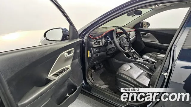 Kia Niro 2017 — фото 17