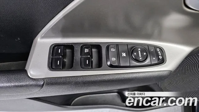 Kia Niro 2017 — фото 19