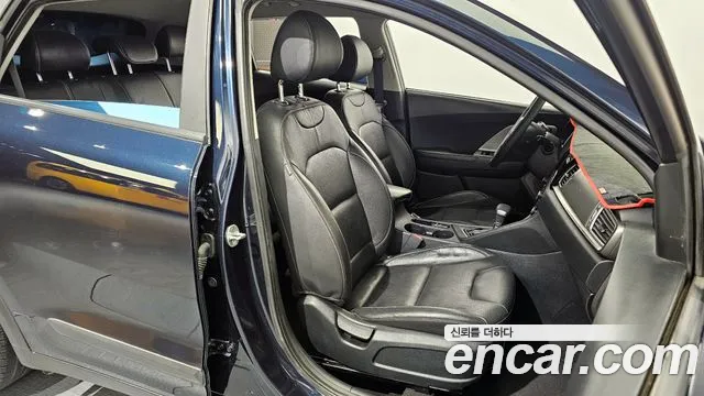 Kia Niro 2017 — фото 16
