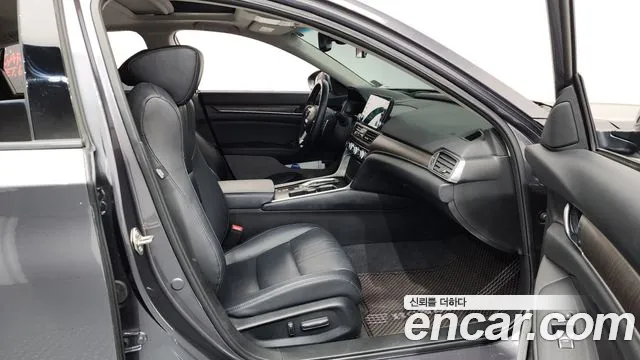 Honda Accord 2018 — фото 11