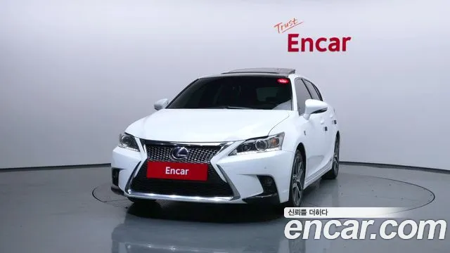 Lexus CT200h 2017 — фото 3