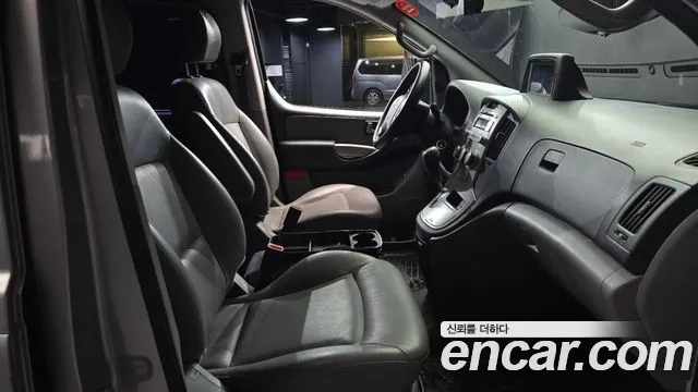 Hyundai Starex 2015 — фото 11