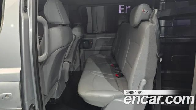 Hyundai Starex 2015 — фото 12