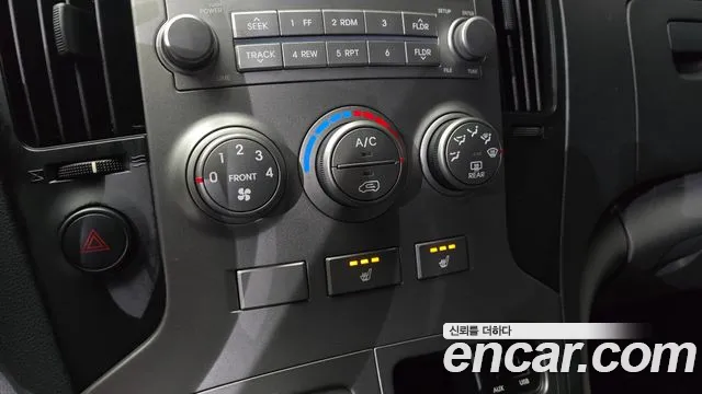 Hyundai Starex 2015 — фото 15