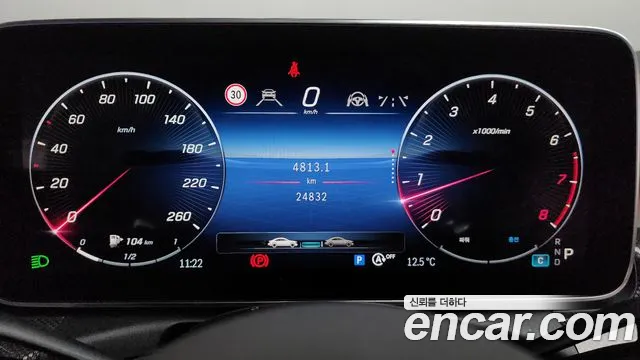 Mercedes-Benz C-Class 2023 — фото 11