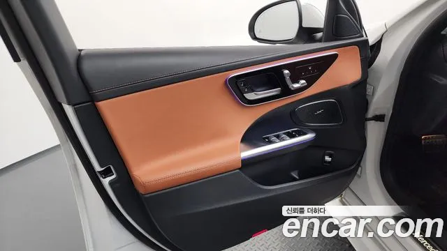 Mercedes-Benz C-Class 2023 — фото 14