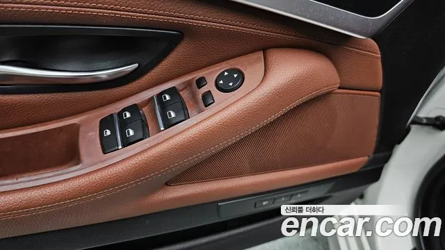 BMW 5-Series 2016 — фото 17