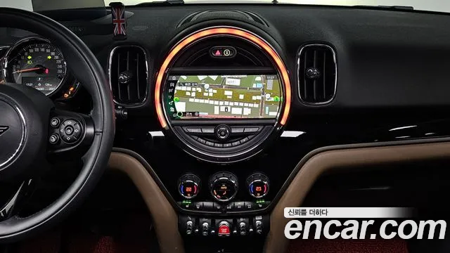 Mini Countryman 2020 — фото 15