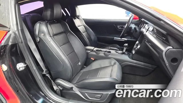 Ford Mustang 2015 — фото 11