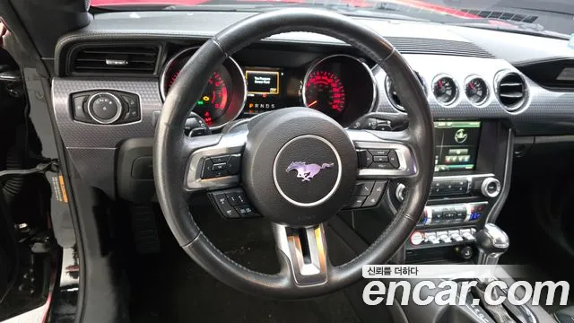 Ford Mustang 2015 — фото 13