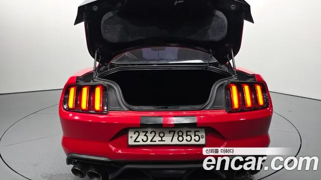 Ford Mustang 2015 — фото 20