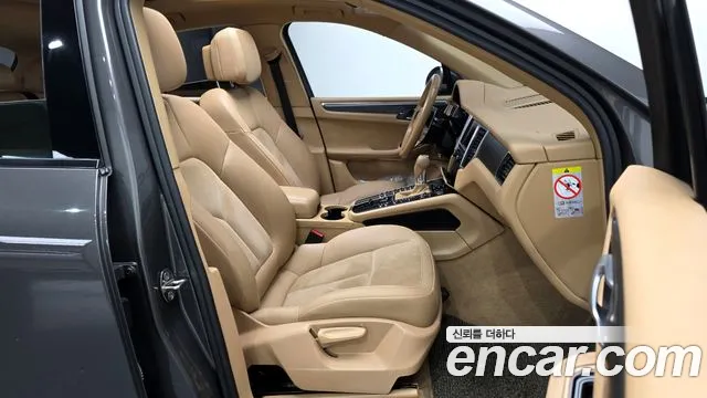 Porsche Macan 2015 — фото 11