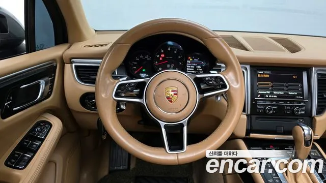 Porsche Macan 2015 — фото 13