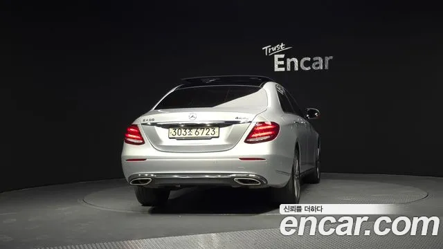 Mercedes-Benz E-Class 2017 — фото 4