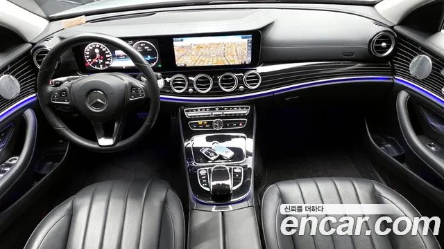 Mercedes-Benz E-Class 2017 — фото 10