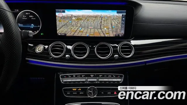 Mercedes-Benz E-Class 2017 — фото 19