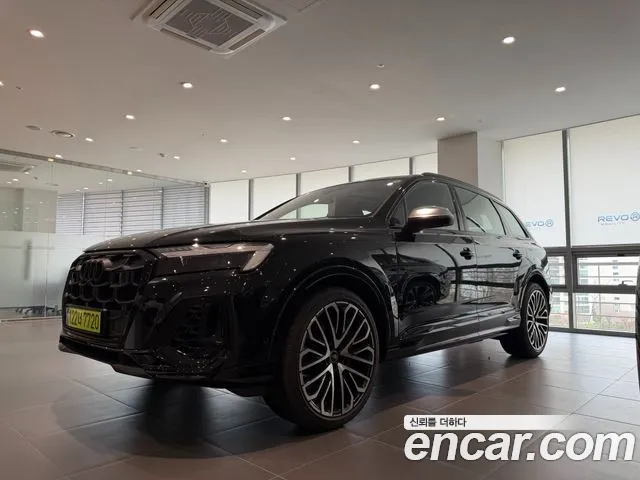 Audi SQ7 2026 — фото 1