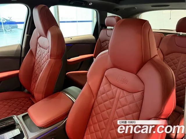 Audi SQ7 2026 — фото 10
