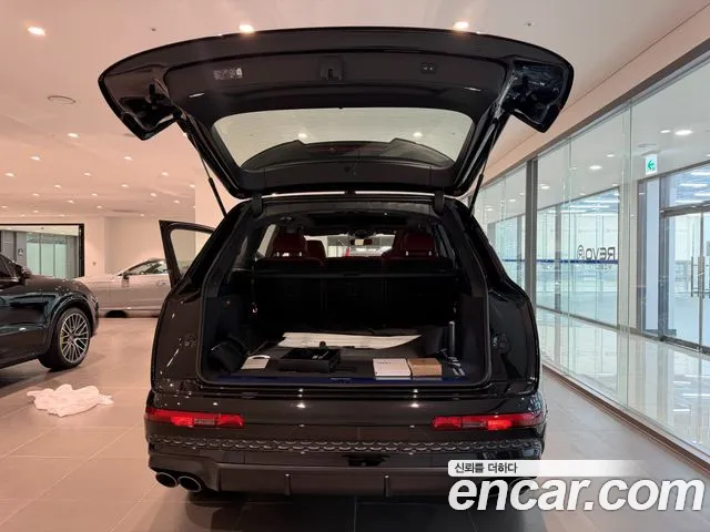 Audi SQ7 2026 — фото 16