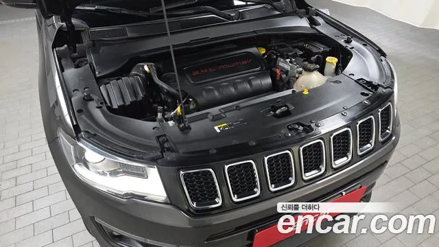 Jeep Compass 2018 — фото 6