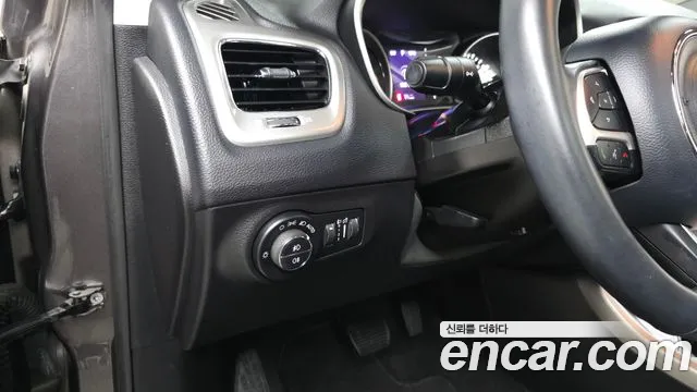 Jeep Compass 2018 — фото 13