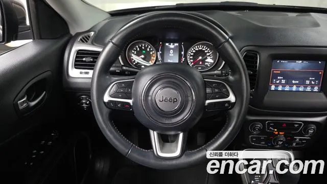 Jeep Compass 2018 — фото 14