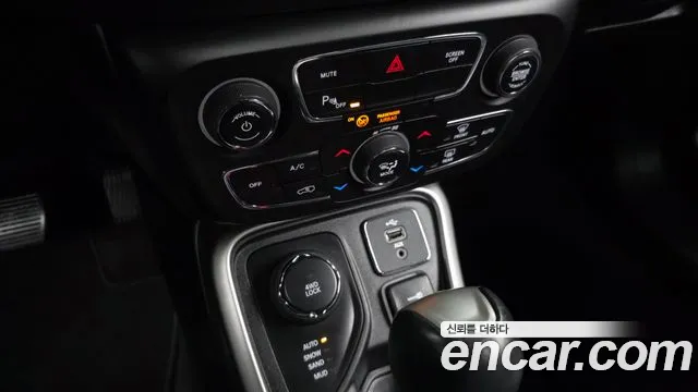 Jeep Compass 2018 — фото 17