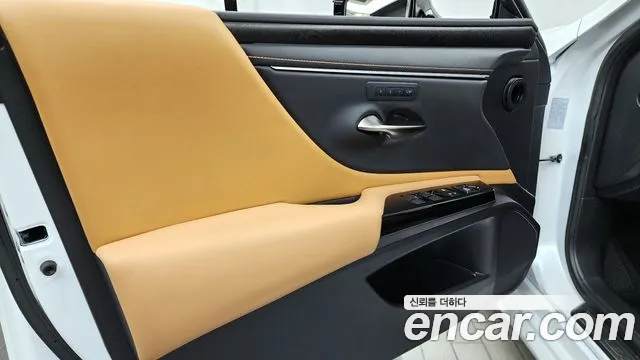 Lexus ES 2023 — фото 14