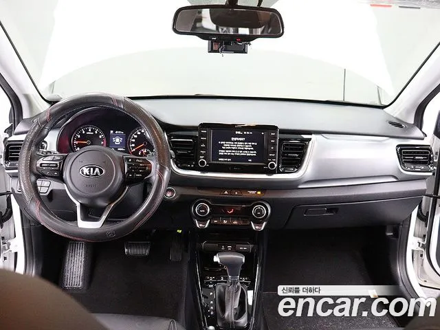 Kia Stonic 2020 — фото 15