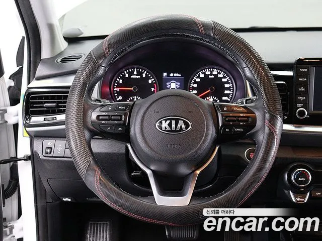 Kia Stonic 2020 — фото 16