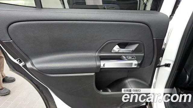Mercedes-Benz GLB-Class 2020 — фото 15