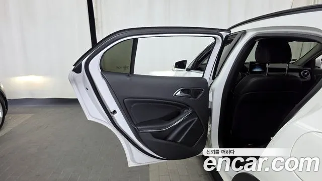 Mercedes-Benz GLA-Class 2019 — фото 15