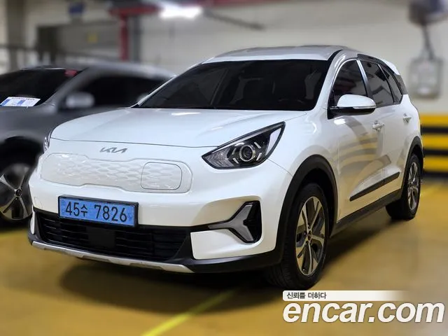 Kia Niro 2023 — фото 1