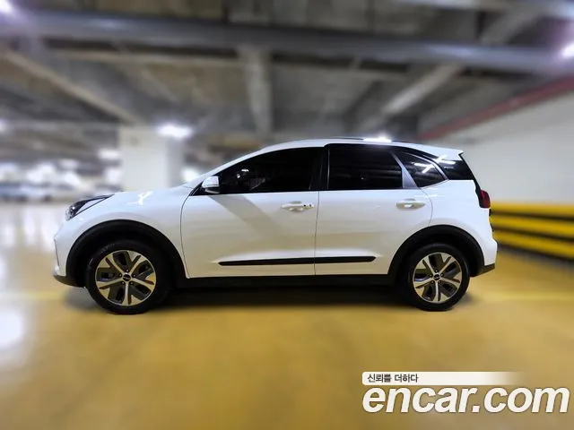 Kia Niro 2023 — фото 3