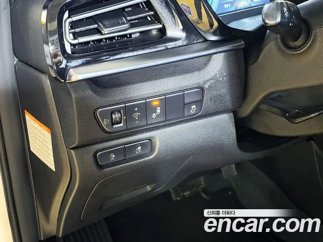 Kia Niro 2023 — фото 6