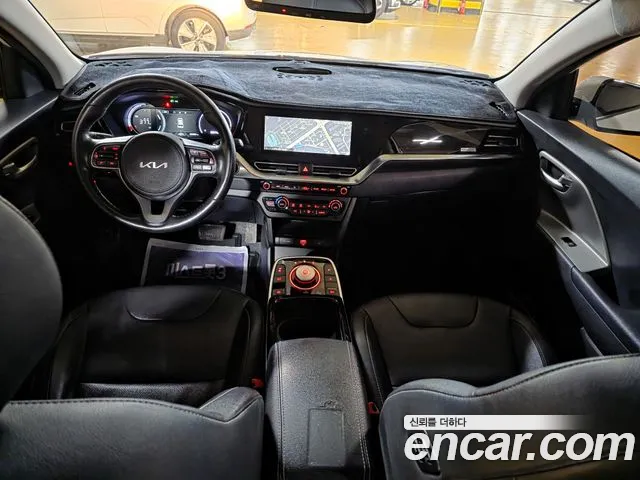 Kia Niro 2023 — фото 18