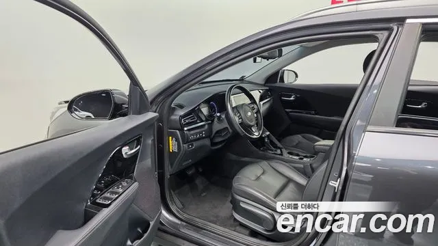 Kia Niro 2020 — фото 10