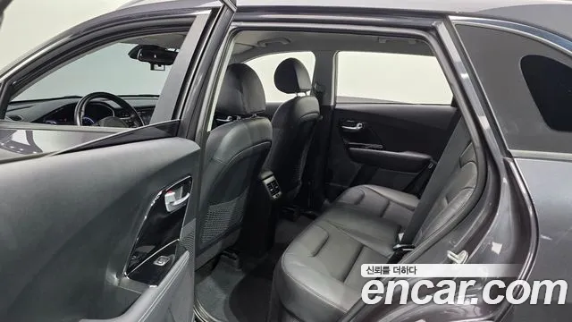 Kia Niro 2020 — фото 11
