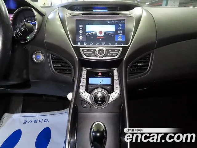 Hyundai AVANTE 2013 — фото 12