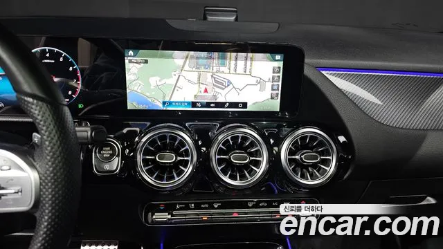 Mercedes-Benz GLA-Class 2023 — фото 18