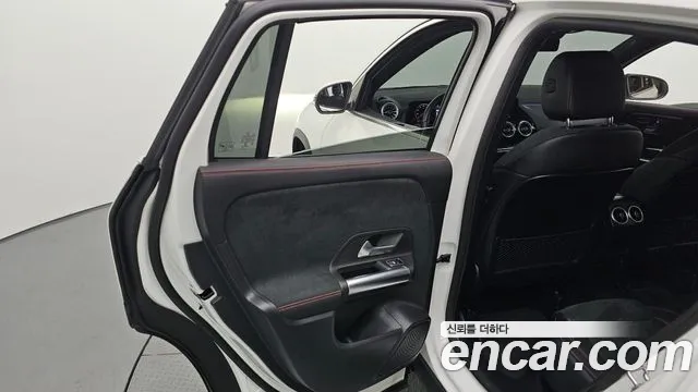Mercedes-Benz GLA-Class 2023 — фото 15