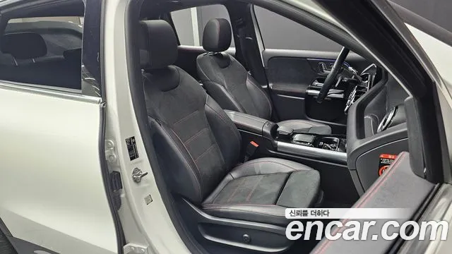 Mercedes-Benz GLA-Class 2023 — фото 16