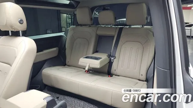Land Rover Defender 2022 — фото 17