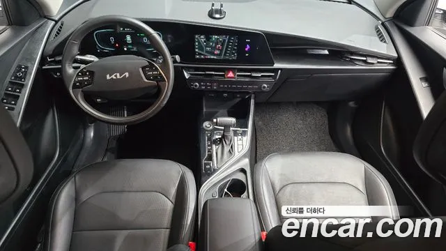 Kia Niro 2022 — фото 10