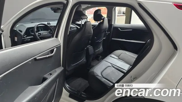 Kia Niro 2022 — фото 17
