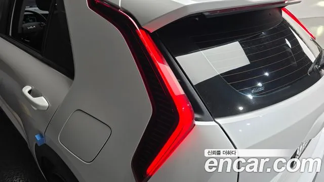 Kia Niro 2022 — фото 9