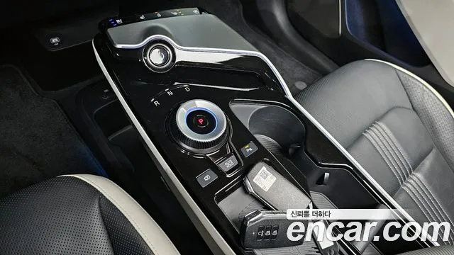 Kia EV6 2023 — фото 12