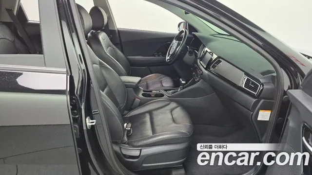 Kia Niro 2017 — фото 16