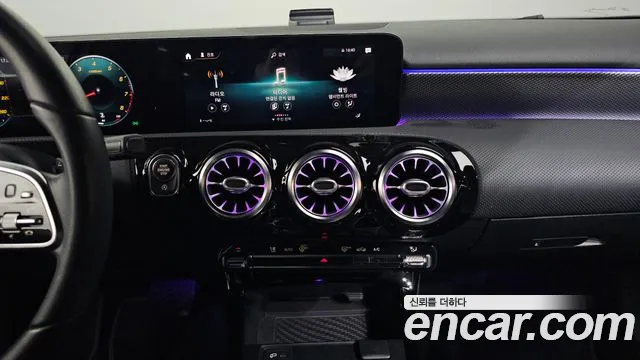 Mercedes-Benz A-Class 2021 — фото 20