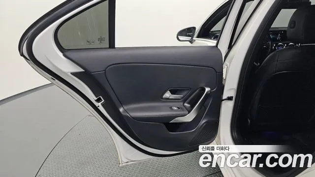 Mercedes-Benz A-Class 2021 — фото 15